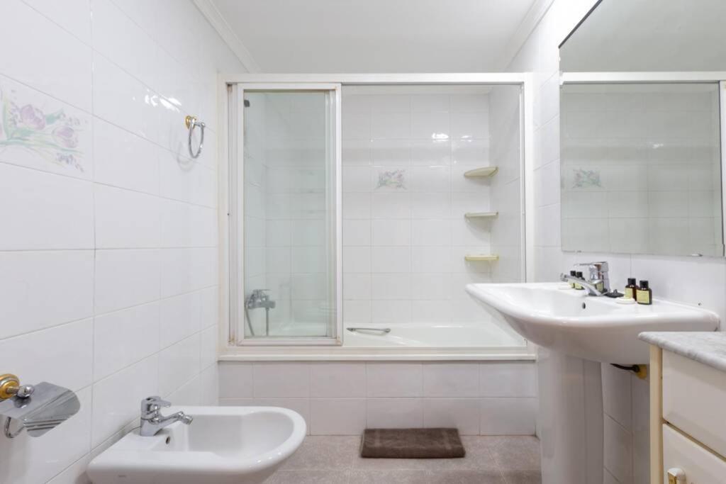Апартаменты Playa Huelin Apartamento Малага Экстерьер фото
