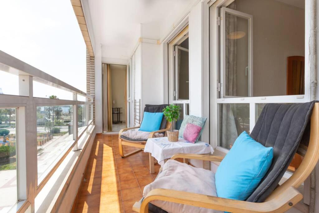 Апартаменты Playa Huelin Apartamento Малага Экстерьер фото